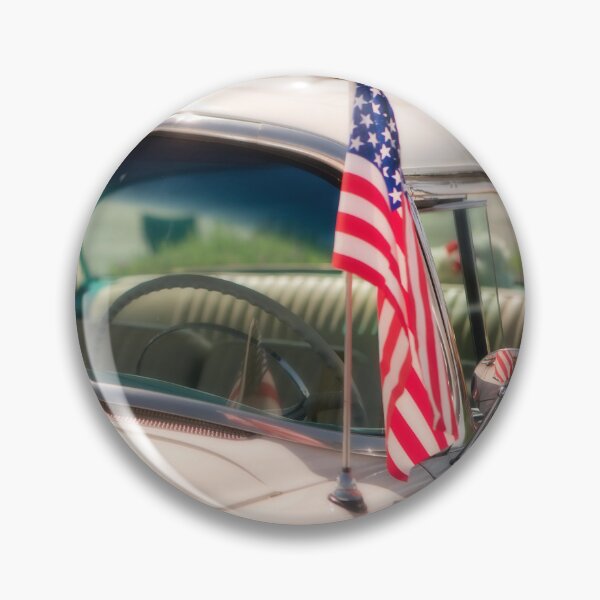 Artikelvorschau, Auto mit Flagge entworfen und verkauft von Dave Hare Photography.