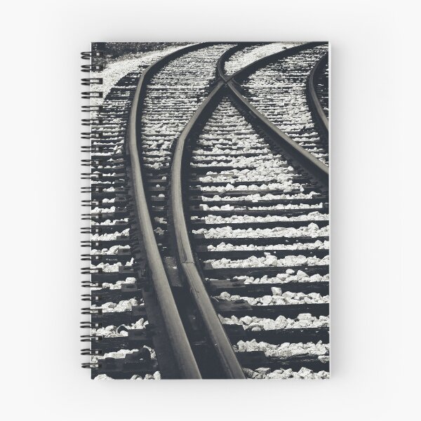 Artikelvorschau, Schwarz-weißer Industrie-Kunstdruck „Eisenbahngabel“ – Entscheidungen entworfen und verkauft von FraireDesign.
