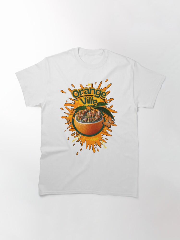 Aperçu 3 sur 7. T-shirt classique avec l'œuvre OrangeVille créée et vendue par Vinidal.