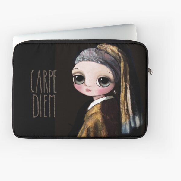 The girl with the pearl earring, big eyes art by Margherita Arrighi Laptop Sleeve