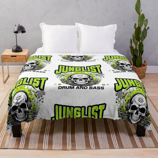 Item preview, JUNGLIST - Skull Eye Inferno (Negro/Verde) designed and sold by Discothreadz.