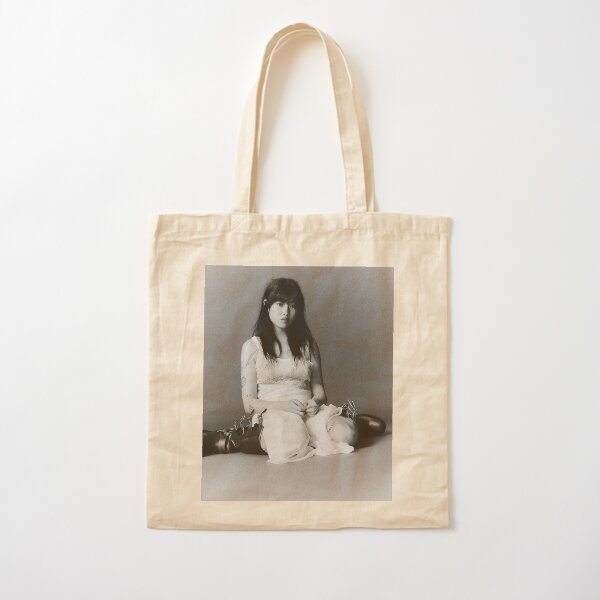 ビーバドゥービー(beabadoobee)サイン入りトートバッグ Beabadoobee Tote Bags for Sale | Redbubble