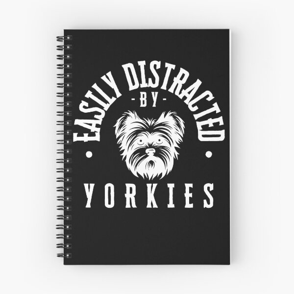 Aperçu de l'œuvre Facilement distrait par les Yorkies - Dog Lover créée et vendue par New Mentality: Mindset Apparel.