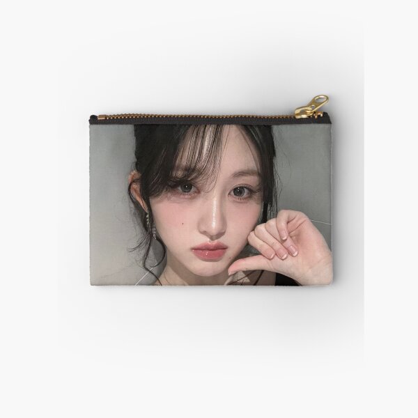 Aperçu de l'œuvre IVE GAEUL IVE ACCENDIO HEYA IVE Mine créée et vendue par Valereekmerch.