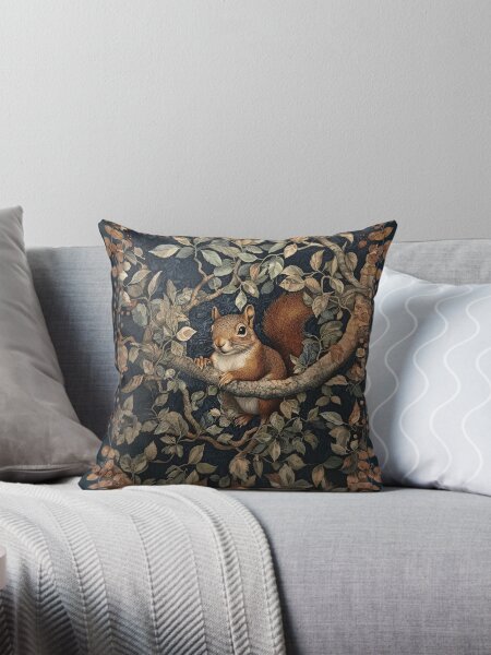 Artikel-Vorschau von Eichhörnchen in einem Baum im William Morris-Stil, designt und verkauft von AntiqueImages.