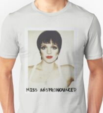 Liza mit einem Z Unisex T-Shirt