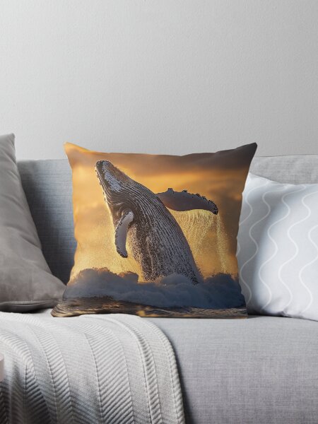 Artikel-Vorschau von Der Wal taucht bei Sonnenaufgang aus dem Wasser auf - Tierfoto, designt und verkauft von TheArtistOf2022.