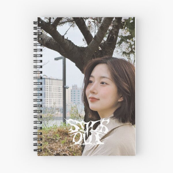 Artikelvorschau, NMIXX HAEWON NMIXX SIEH, DASS NMIXX HERAUSSTEHT LIEBE IST EINSAM NSANTWORT entworfen und verkauft von Valereekmerch.