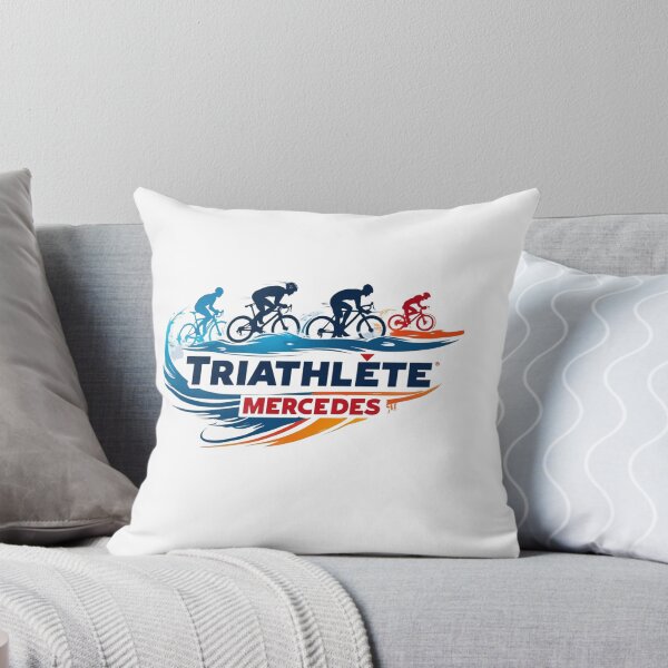 Artikelvorschau, Dynamische Triathletin Mercedes - Schwimmen, Radfahren, Laufen entworfen und verkauft von Triathlongram.