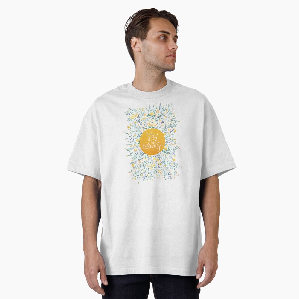 Aperçu de l'œuvre T-shirt oversize créée et vendue par catcoq.