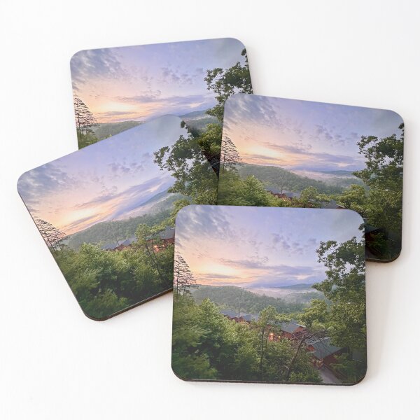 Artikelvorschau, Die Great Smoky Mountains bei Sonnenaufgang entworfen und verkauft von CreativeAvenue.