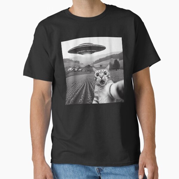 Artikel-Vorschau von Katzen-Selfie mit Alien-UFO. Lustige Katzengeschenke für Männer und Frauen, designt und verkauft von Phoemps.