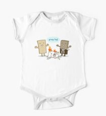 Lustige S'mores - GRUPPE HUG! Baby Body Kurzarm