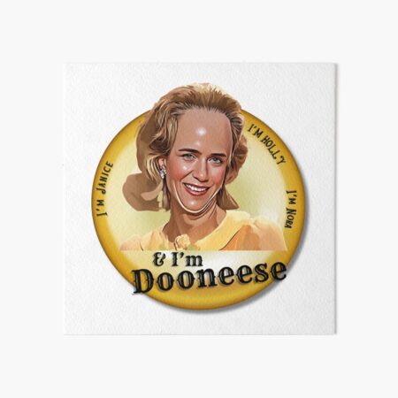 Artikel-Vorschau von Dooneese Charakter T-Shirt | Lustiges SNL Sketch Comedy Design | Kristen Wiig Tiny Hands Charakter Shirt, designt und verkauft von MerchMaid1981.