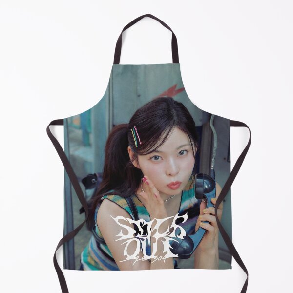 Artikelvorschau, NMIXX KYUJIN NMIXX SIEH, DASS NMIXX HERAUSSTEHT LIEBE IST EINSAM NSANTWORT entworfen und verkauft von Valereekmerch.