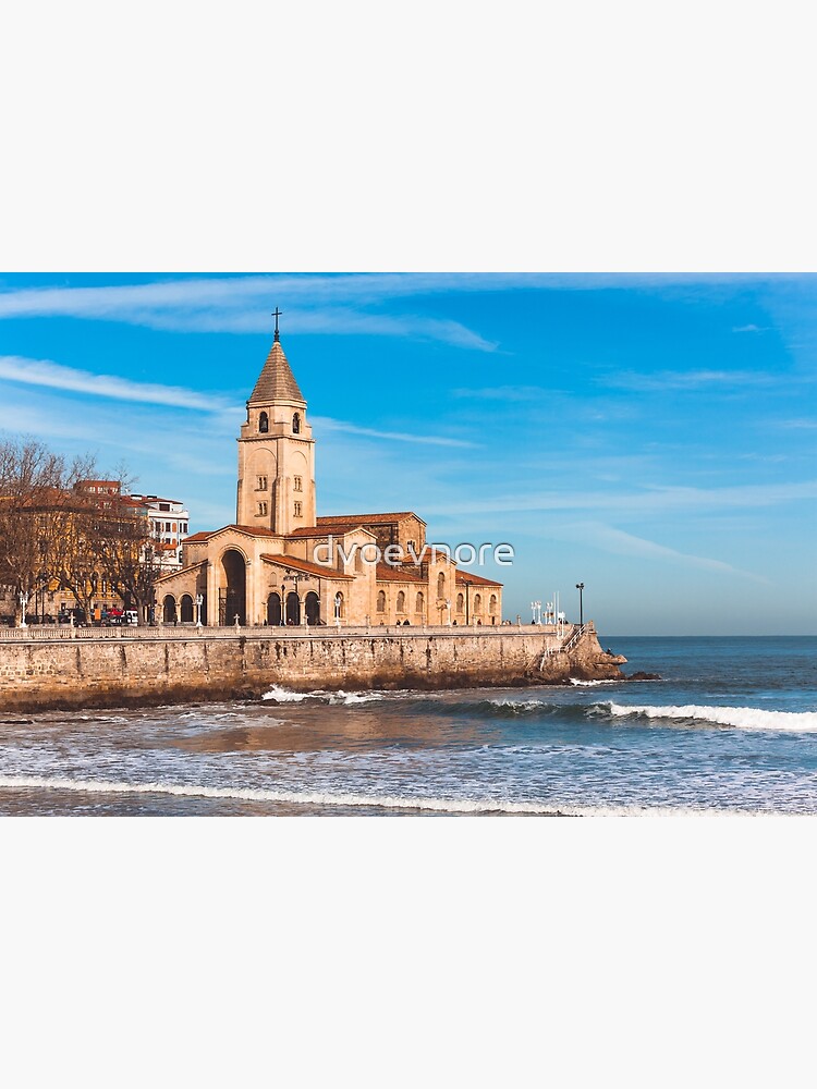 Vista de Gijón Asturias el norte de España de dvoevnore