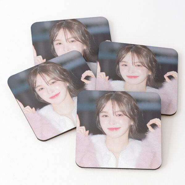 Artikelvorschau, RED VELVET KOSMISCHER RED VELVET WENDY SÜßE TRÄUME REVELUV entworfen und verkauft von Valereekmerch.