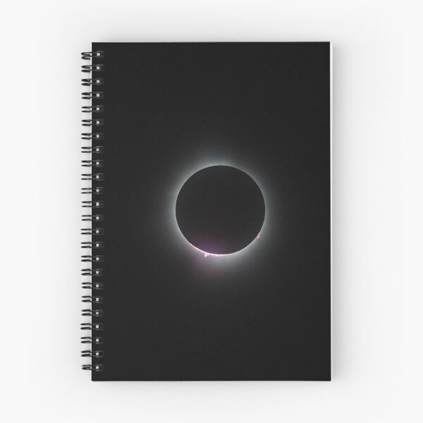 Aperçu de l'œuvre Éclipse solaire totale II - Stowe Vermont 08AVR24 créée et vendue par Photographic Memories.