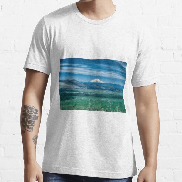 Hat Creek Rim - PCT view of Mt. Shasta Essential T-Shirt
