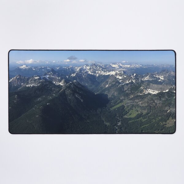 Artikelvorschau, Blick auf die Cascade Mountains entworfen und verkauft von flyscenicair.