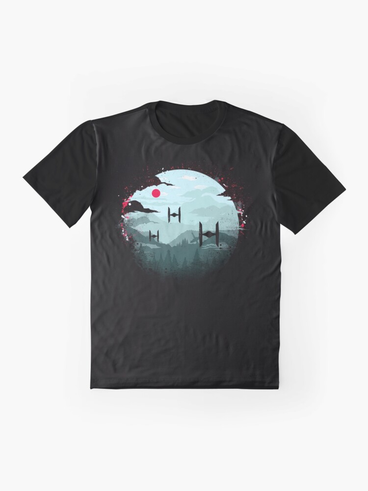 Imagen 4 de 5, Camiseta gráfica con la obra Cazas TIE al amanecer, diseñada y vendida por howardlyonart.