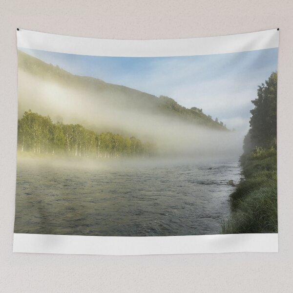 Artikelvorschau, Nebliger Morgen am Fluss entworfen und verkauft von PixelBirch.