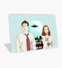 X Files I Want To Believe Alien Agents by Mimie ( more 70 designs XFiles in my shop) Laptop Skin