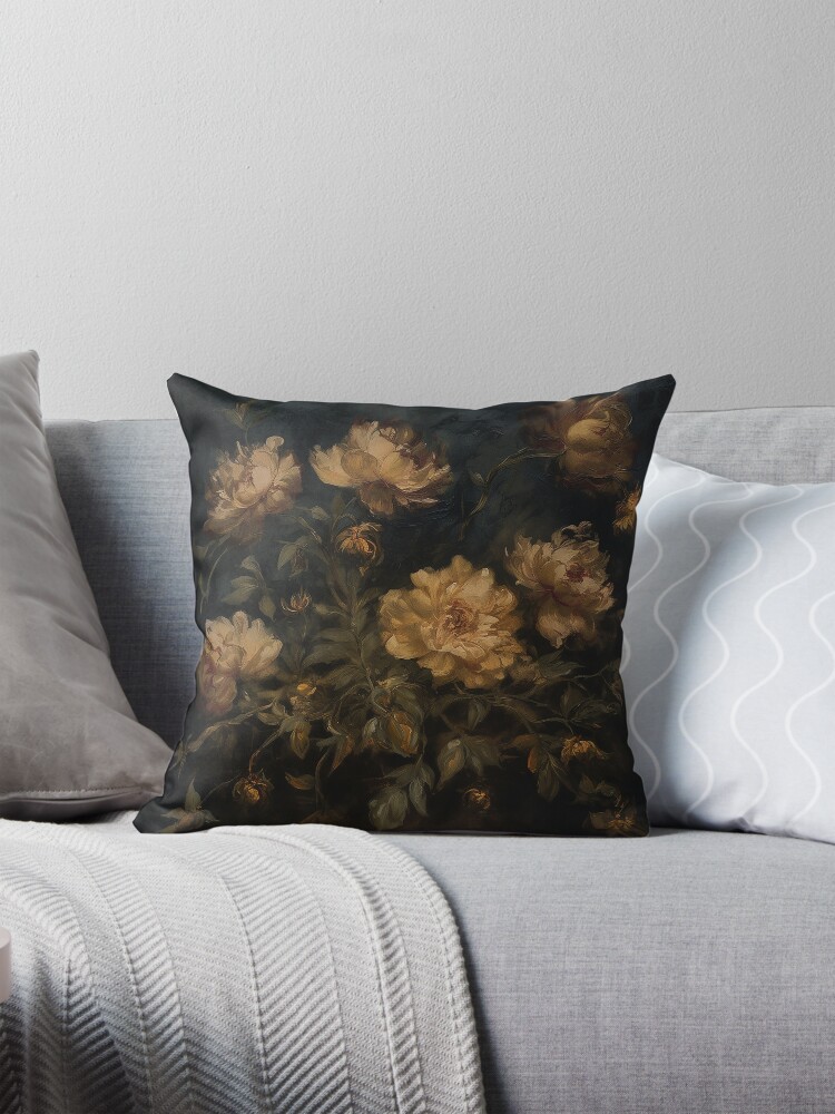 Aperçu 1 sur 4. Coussin avec l'œuvre Art botanique floral doré et ambiant créée et vendue par CopelandAndCo.