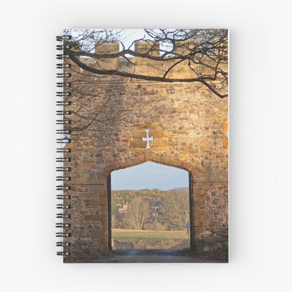 Aperçu de l'œuvre Porte de la tour Craster créée et vendue par HazelWright.