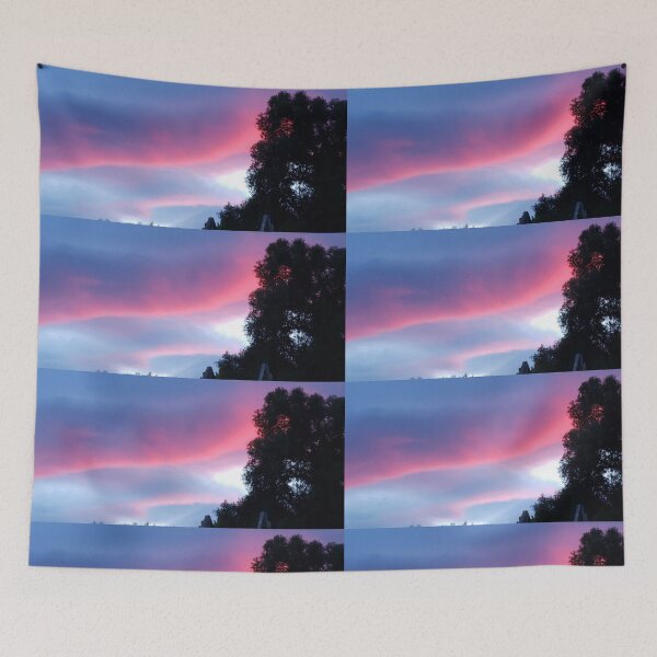 Artikelvorschau, Rosa Sonnenuntergang Wolken und Baum entworfen und verkauft von srcloudsplus.