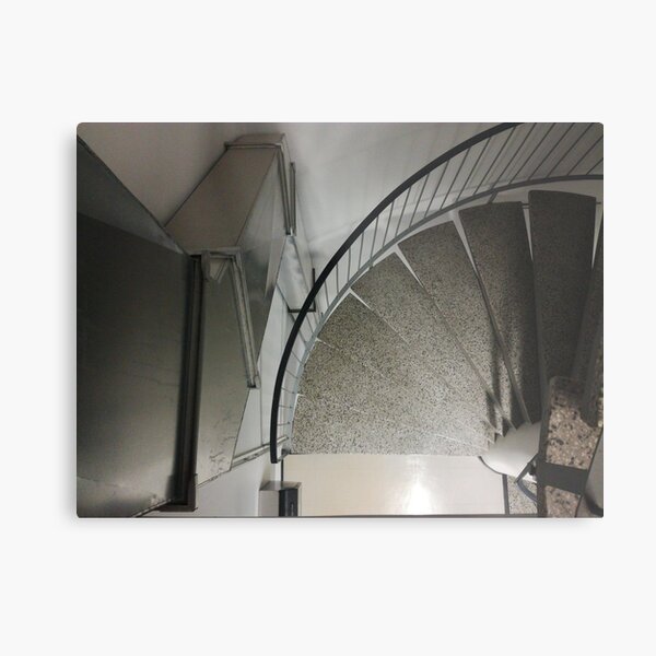 Aperçu de l'œuvre Escalier en colimaçon et conduits créée et vendue par CB Photography and Design.