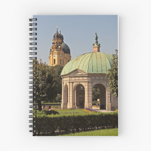 Aperçu de l'œuvre Hofgarten et Theatinerkirche - Munich, Allemagne créée et vendue par Photographic Memories.