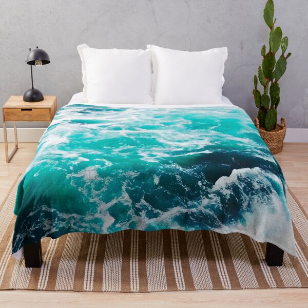 Aperçu de l'œuvre Blue Ocean Waves: Summer Beach Vibes for Ocean Lovers créée et vendue par Timegraf.