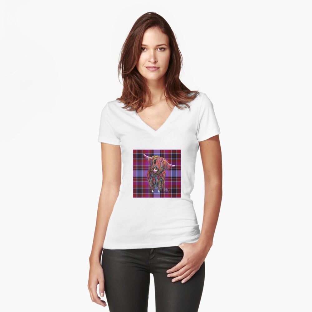Aperçu de l'œuvre T-shirt moulant col V créée et vendue par ShirleyMacA.