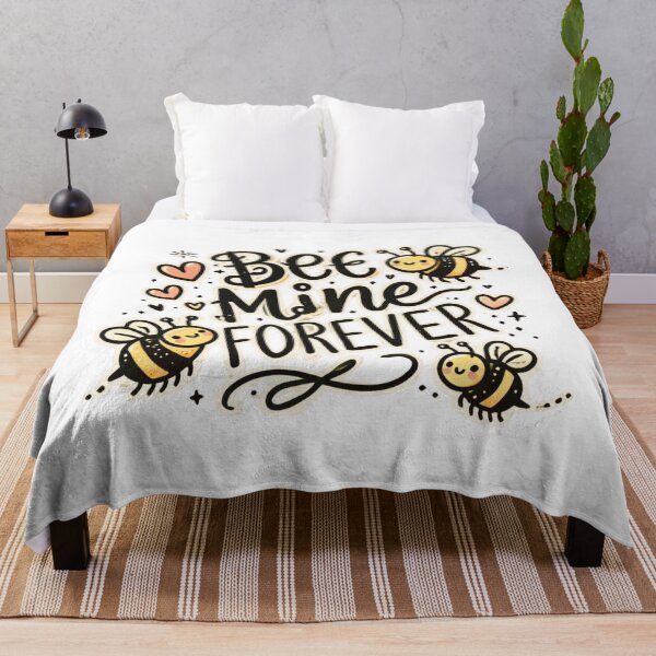 Artikelvorschau, Bee Mine Forever – Süßes und verspieltes Valentinstag-Design entworfen und verkauft von drip.design.co.