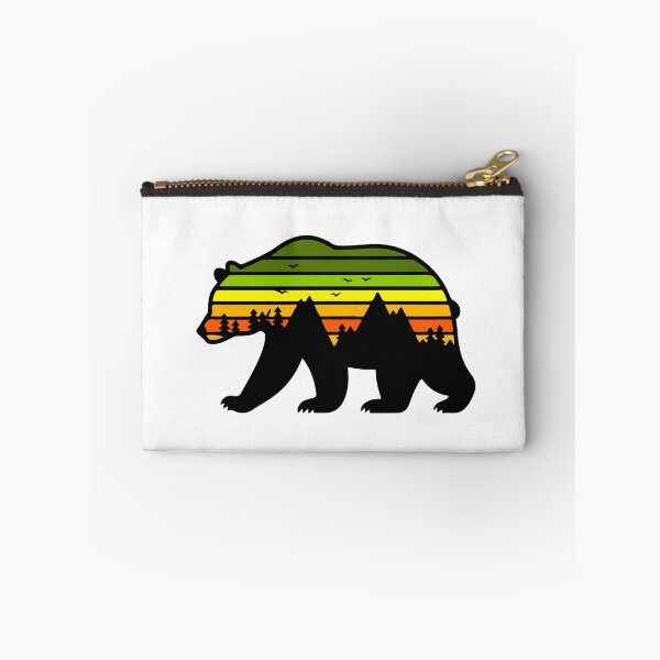 Aperçu de l'œuvre Mountain Bear: Wild Nature in Rustic Style créée et vendue par Timegraf.