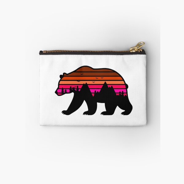 Aperçu de l'œuvre Mountain Bear: Wild Nature in Rustic Style créée et vendue par Timegraf.