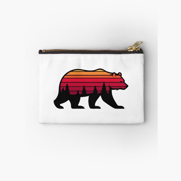 Aperçu de l'œuvre Mountain Bear: Wild Nature in Rustic Style créée et vendue par Timegraf.