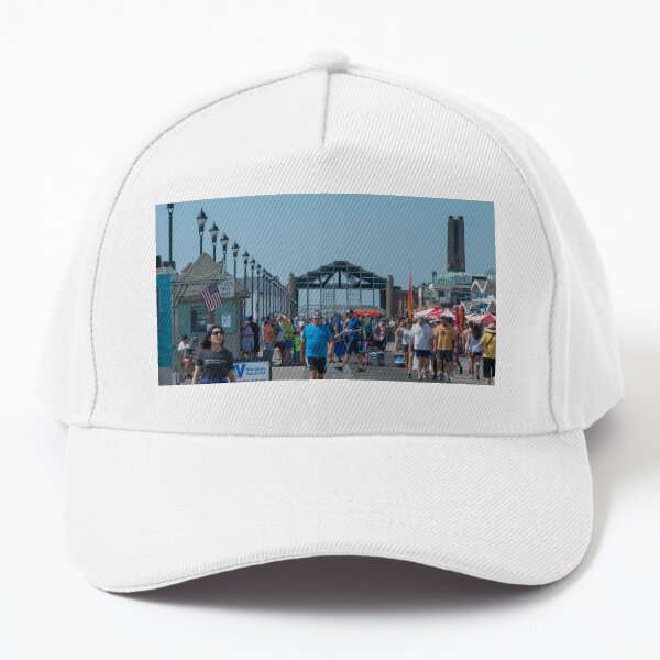 Artikel-Vorschau von Asbury Park Boardwalk an einem Sommernachmittag, designt und verkauft von Frank Parisi.