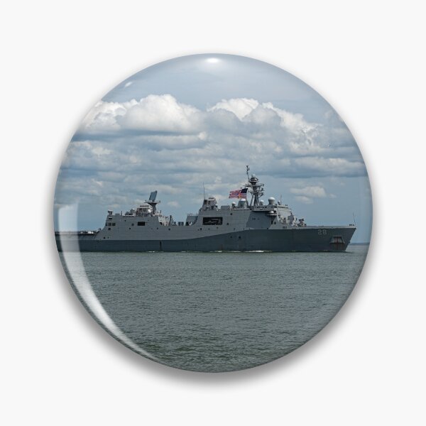 Artikelvorschau, Vorbeifahrendes Amphibienschiff entworfen und verkauft von ShorelineImages.
