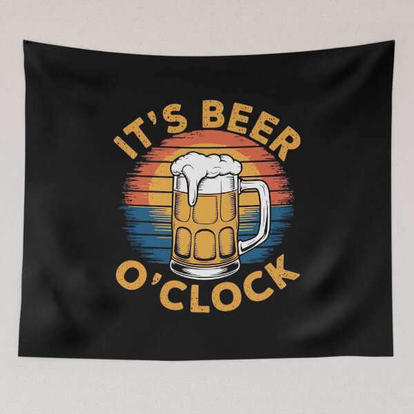 Artikelvorschau, It's Beer O'Clock - Retro-Bierkrug-Design im Sonnenuntergang für Bierliebhaber entworfen und verkauft von momo9981.