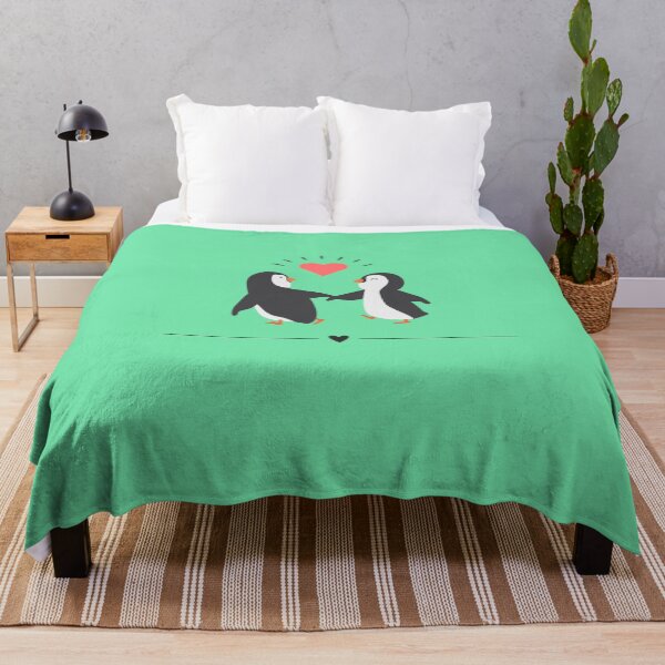 Aperçu de l'œuvre Duo adorable : T-shirt Saint-Valentin à thème cœur créée et vendue par ChitraWoman.
