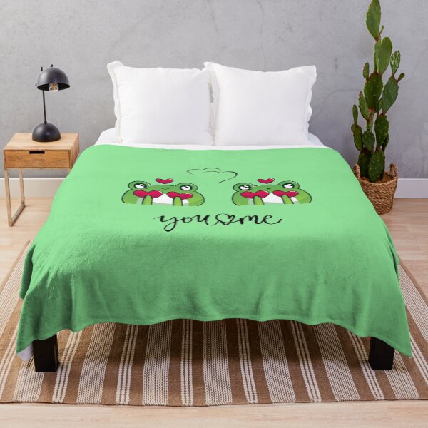 Aperçu de l'œuvre Duo adorable : T-shirt Saint-Valentin à thème cœur créée et vendue par ChitraWoman.