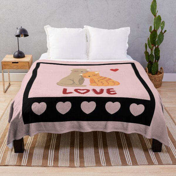 Aperçu de l'œuvre Duo adorable : T-shirt Saint-Valentin à thème cœur créée et vendue par ChitraWoman.