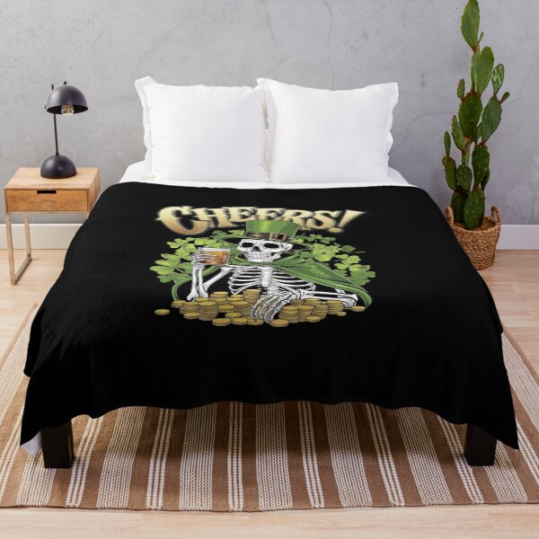 Artikelvorschau, Skelett jubelt St. Patrick's Day Design entworfen und verkauft von love3617.
