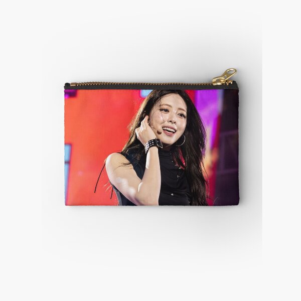 Artikelvorschau, ITZY GOLD IMAGINÄRE FREUNDIN YUNA MIDZY entworfen und verkauft von Valereekmerch.