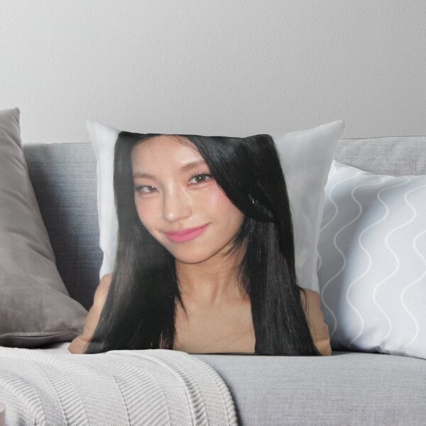 Item preview, ITZY GOLD IMAGINARY FRIEND YEJI MIDZY designed and sold by Valereekmerch.