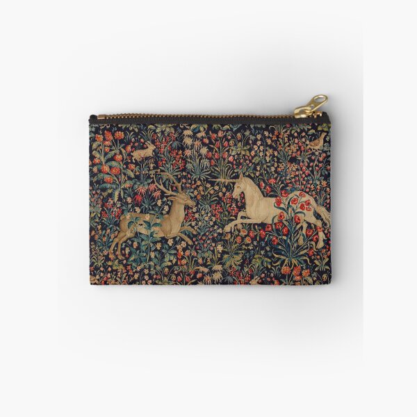 Aperçu de l'œuvre Tapisserie flamande à motifs floraux de minuit - Licorne médiévale antique créée et vendue par Epitome Girl.