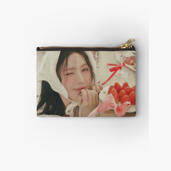 Item preview, MIYEON (G)I-DLE (KPOP) designed and sold by jaofnn.