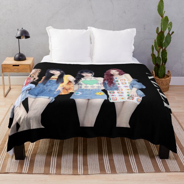 Item preview, itzy (KPOP) designed and sold by jaofnn.